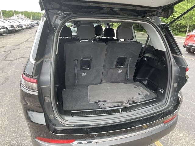 2022 Jeep Grand Cherokee L Laredo 4x4