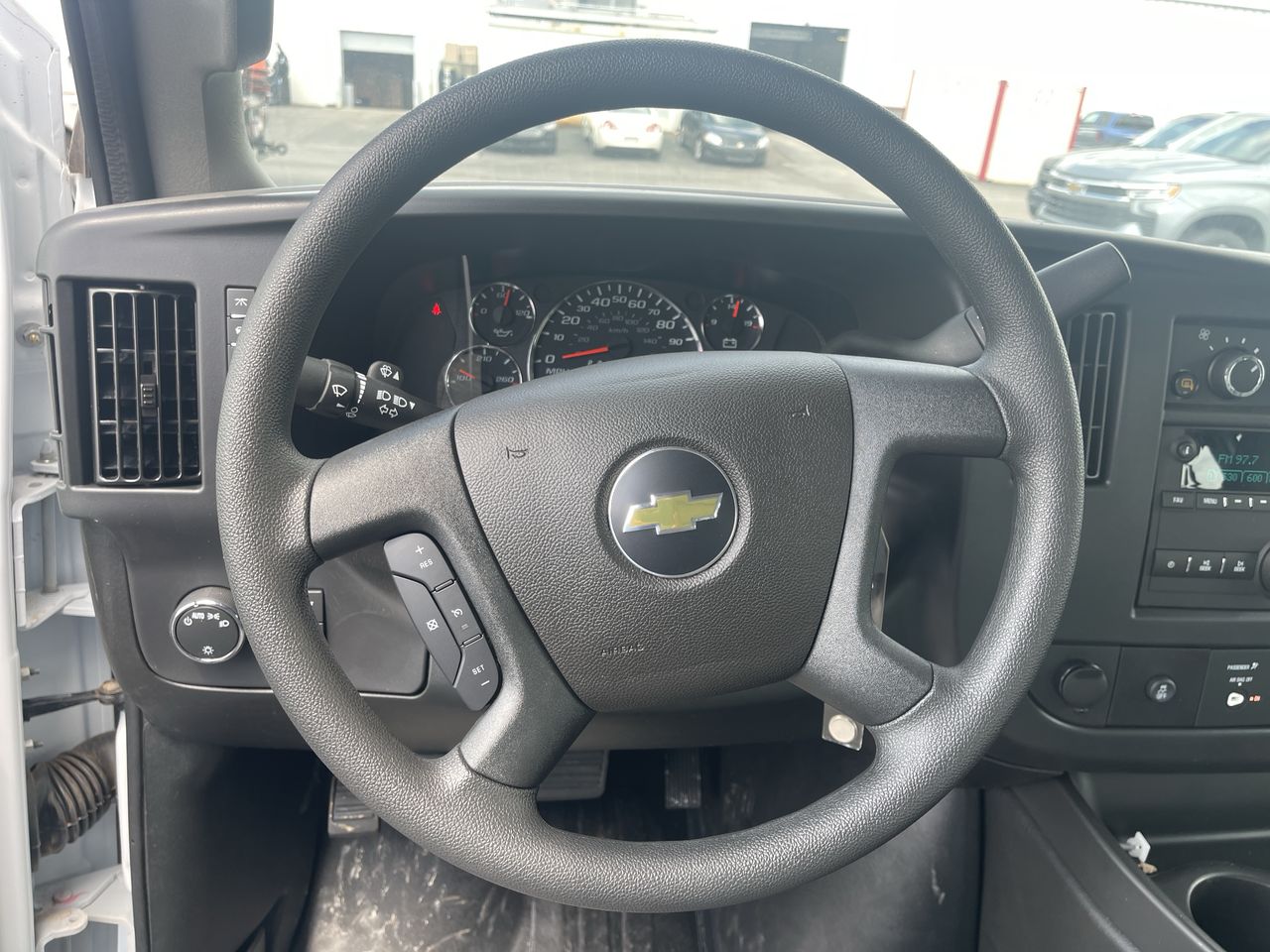 2025 Chevrolet Express Cargo 3500 WT