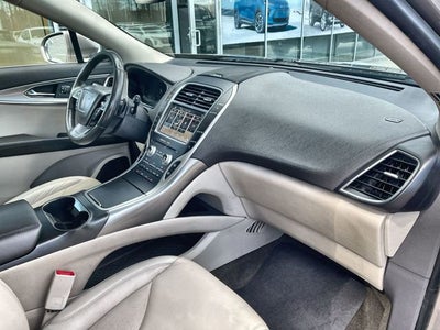 2019 Lincoln Nautilus Select