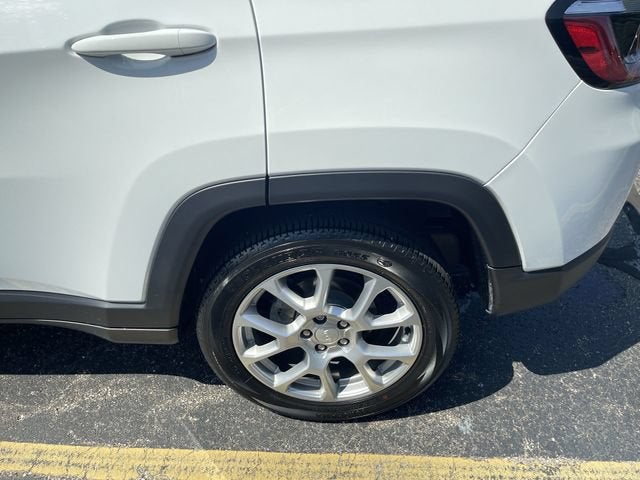 2024 Jeep Compass Latitude Lux FWD