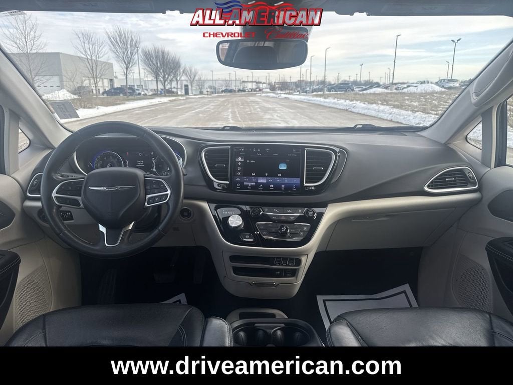 2022 Chrysler Pacifica Touring L