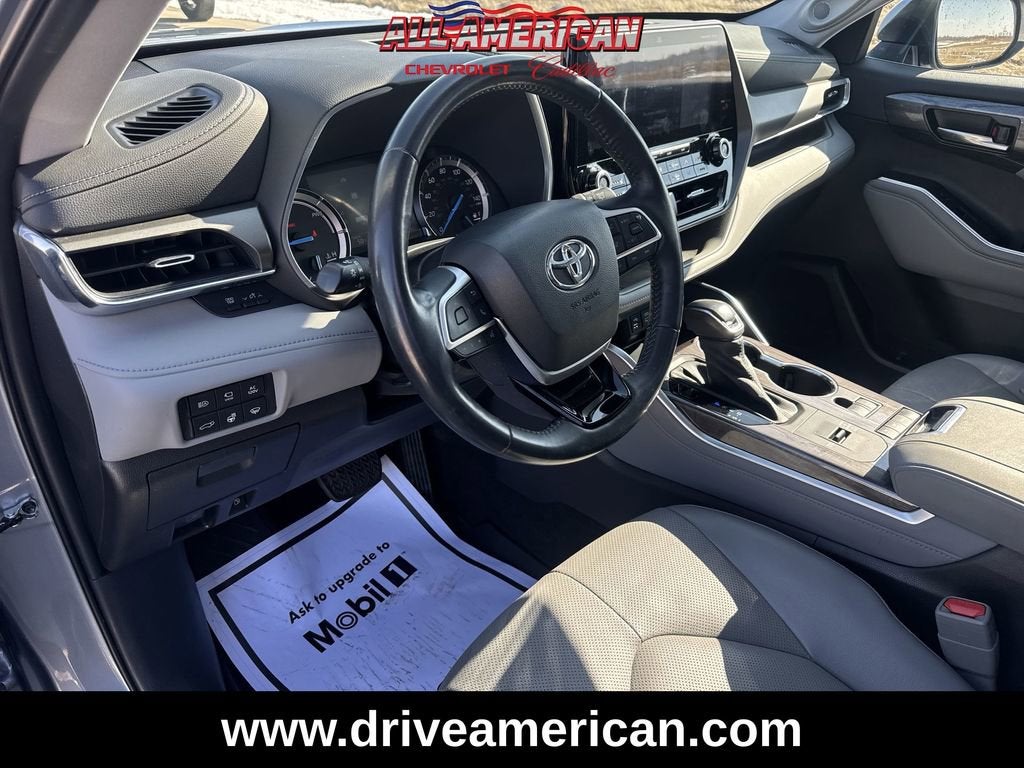 2022 Toyota Highlander Hybrid Limited