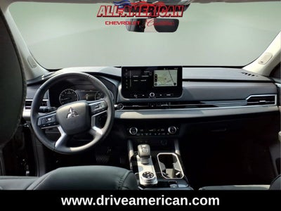 2025 Mitsubishi Outlander SE
