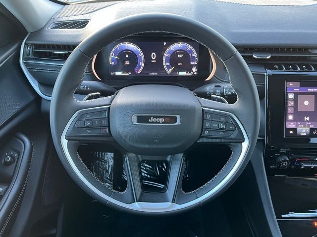 2023 Jeep Grand Cherokee Laredo 4x4