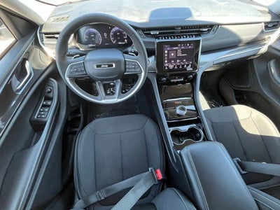2023 Jeep Grand Cherokee Laredo 4x4