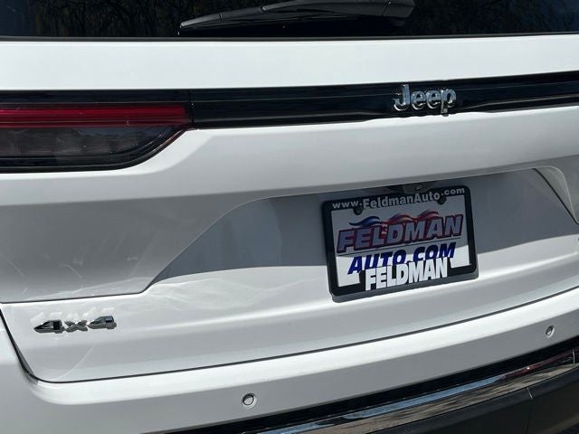 2023 Jeep Grand Cherokee Laredo 4x4
