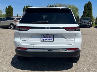 2023 Jeep Grand Cherokee Laredo 4x4