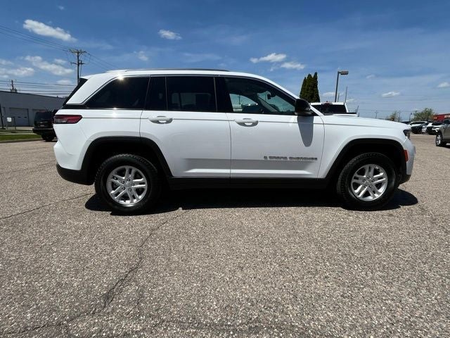 2023 Jeep Grand Cherokee Laredo 4x4