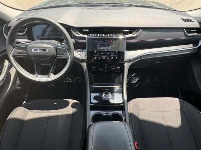 2023 Jeep Grand Cherokee L Laredo 4x4