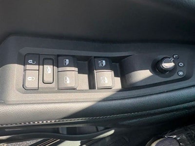 2023 Jeep Grand Cherokee L Laredo 4x4