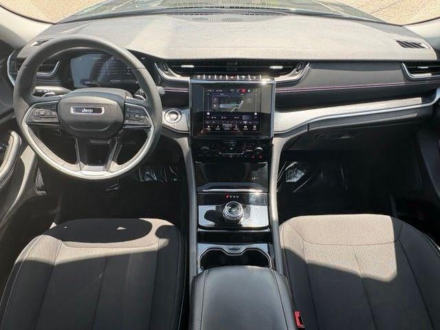 2023 Jeep Grand Cherokee L Laredo 4x4