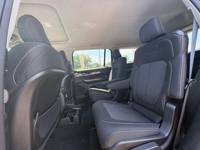 2023 Jeep Grand Cherokee L Laredo 4x4