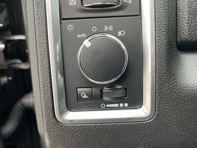 2024 RAM 1500 Classic Warlock Crew Cab 4x4 5'7' Box