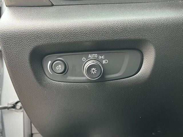 2024 Chevrolet Traverse Limited FWD LT Leather