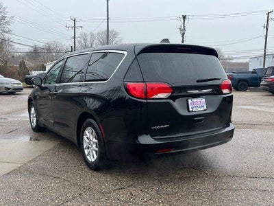 2023 Chrysler Voyager LX