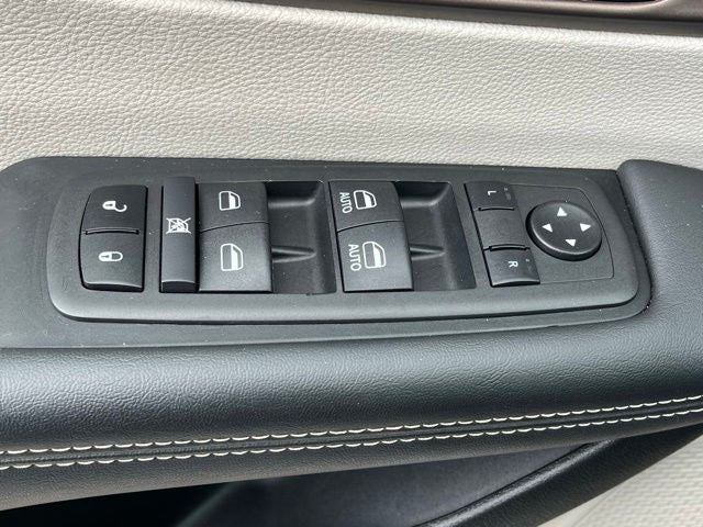 2024 Chrysler Voyager LX