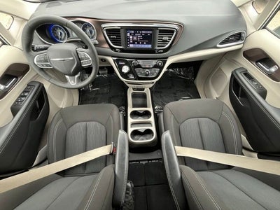 2024 Chrysler Voyager LX