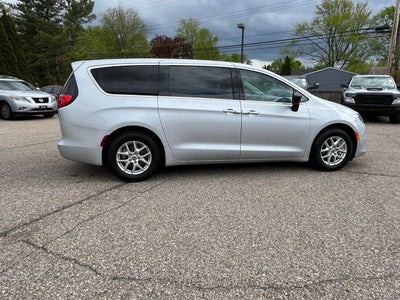 2024 Chrysler Voyager LX
