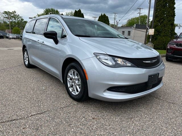 2024 Chrysler Voyager LX