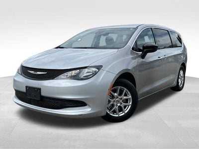 2024 Chrysler Voyager LX