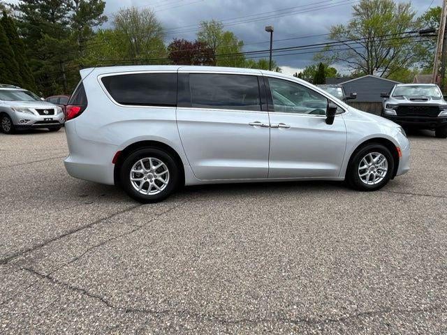 2024 Chrysler Voyager LX