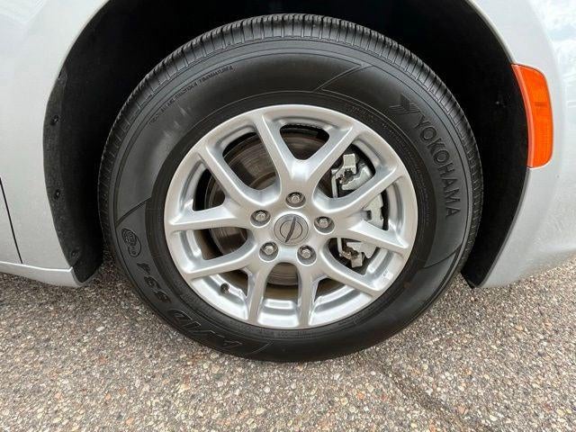 2024 Chrysler Voyager LX
