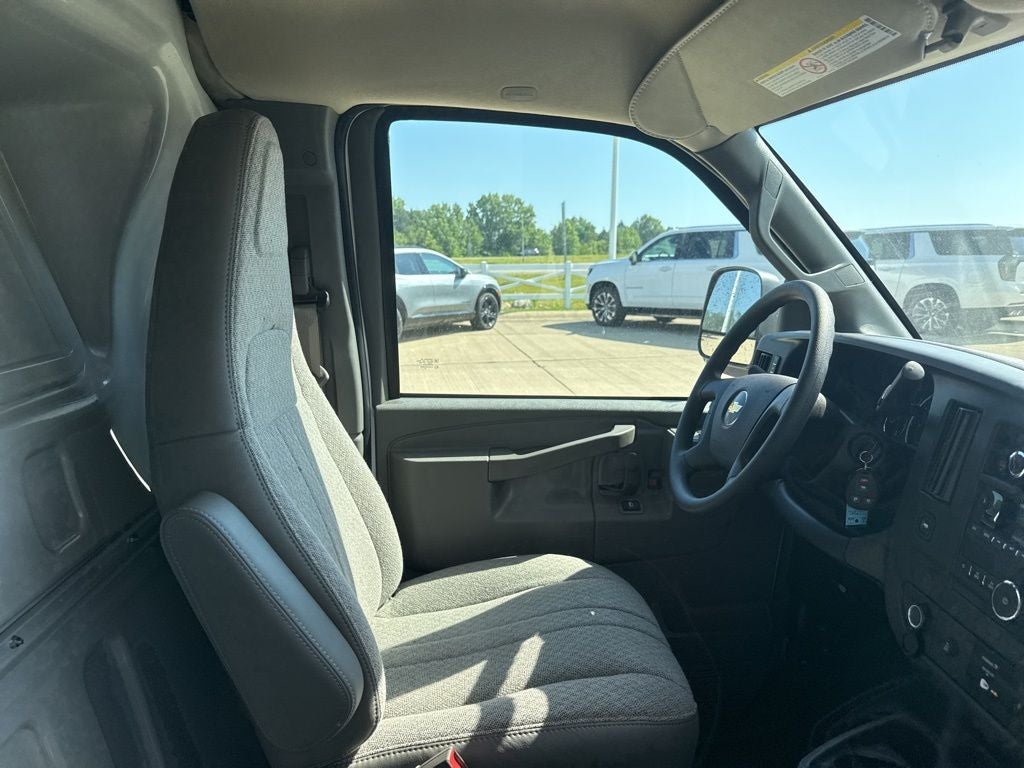 2025 Chevrolet Express 2500 Work Van Cargo