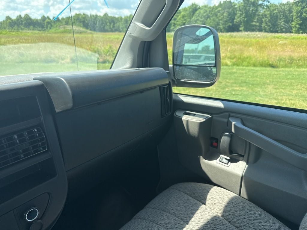 2025 Chevrolet Express 2500 Work Van Cargo