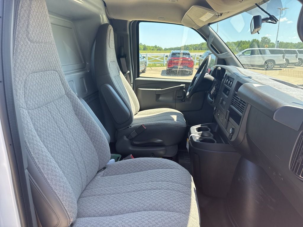 2025 Chevrolet Express 2500 Work Van Cargo