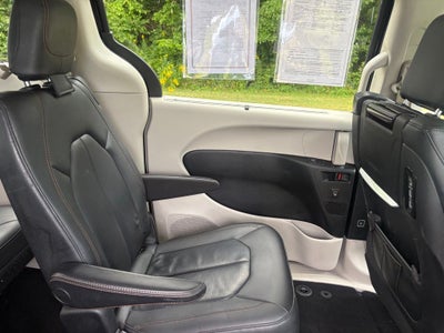2020 Chrysler Pacifica Touring L Plus