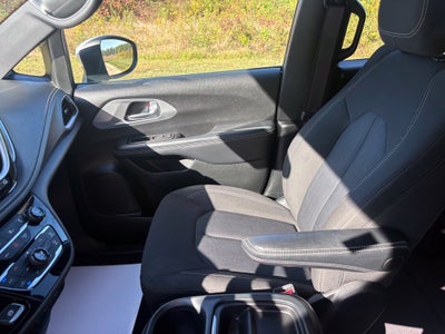 2023 Chrysler Pacifica Touring
