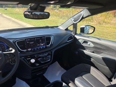2023 Chrysler Pacifica Touring