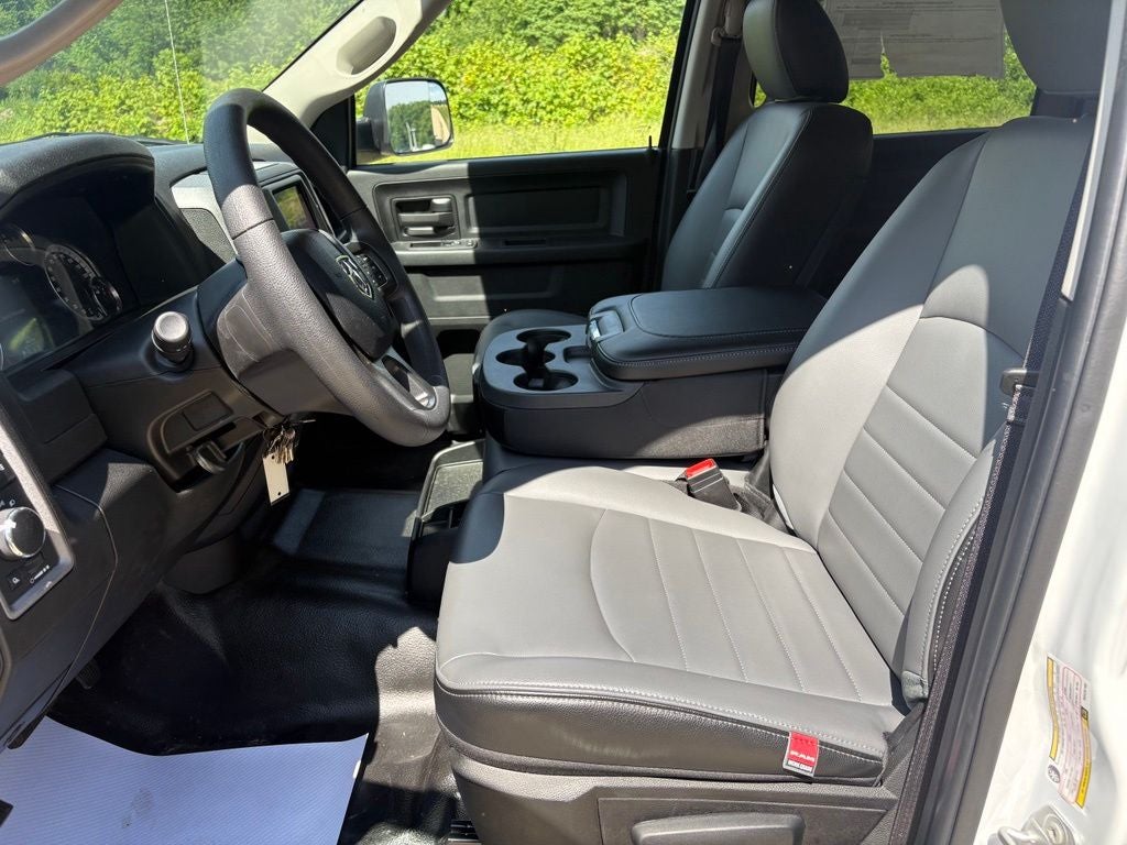 2022 RAM 1500 Classic Tommy Gate