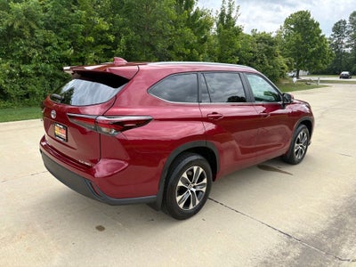 2024 Toyota Highlander XLE