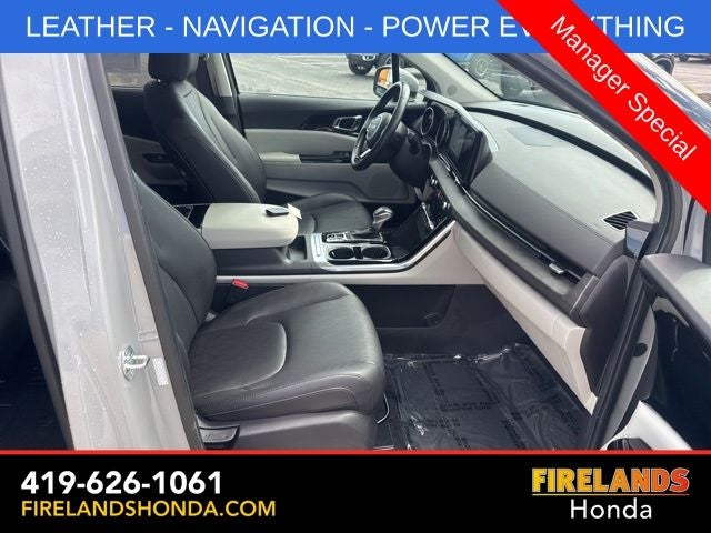 2024 Kia Carnival EX