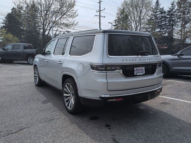 2023 Jeep Grand Wagoneer Base