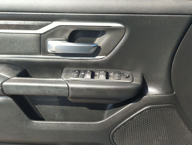 2020 RAM 1500 Big Horn Crew Cab 4x4 5'7' Box
