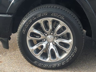 2019 RAM 1500 Laramie Crew Cab 4x4 5'7' Box