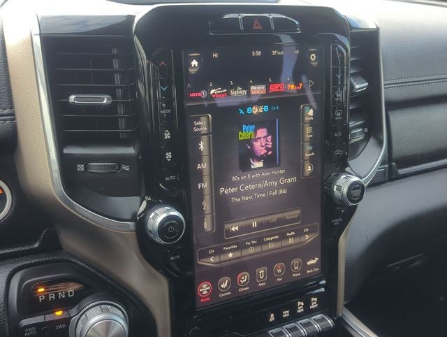 2019 RAM 1500 Laramie Crew Cab 4x4 5'7' Box