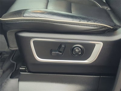 2019 RAM 1500 Laramie Crew Cab 4x4 5'7' Box