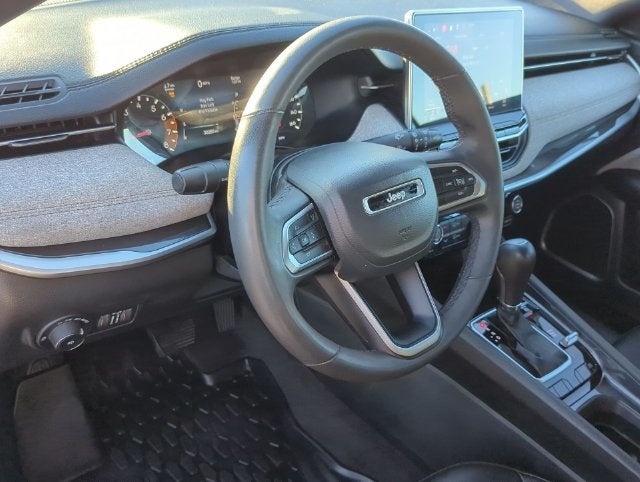 2023 Jeep Compass Latitude Lux FWD