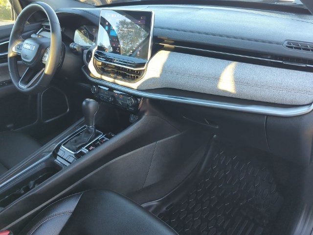 2023 Jeep Compass Latitude Lux FWD