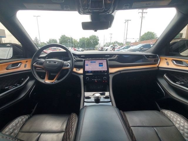 2022 Jeep Grand Cherokee Summit