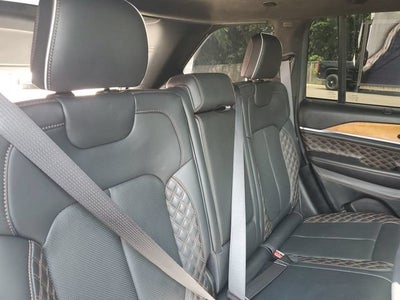 2022 Jeep Grand Cherokee Summit