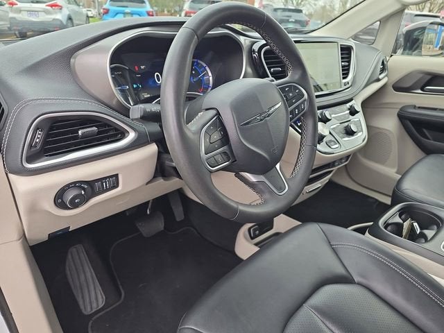 2024 Chrysler Pacifica Hybrid Select