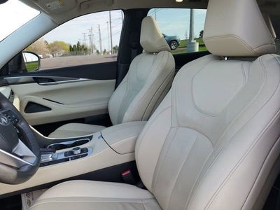2022 INFINITI QX60 LUXE