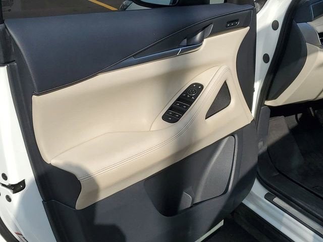 2022 INFINITI QX60 LUXE