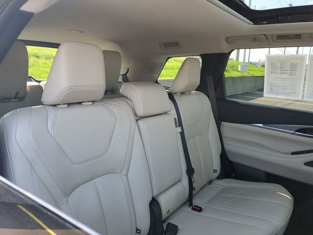 2022 INFINITI QX60 LUXE