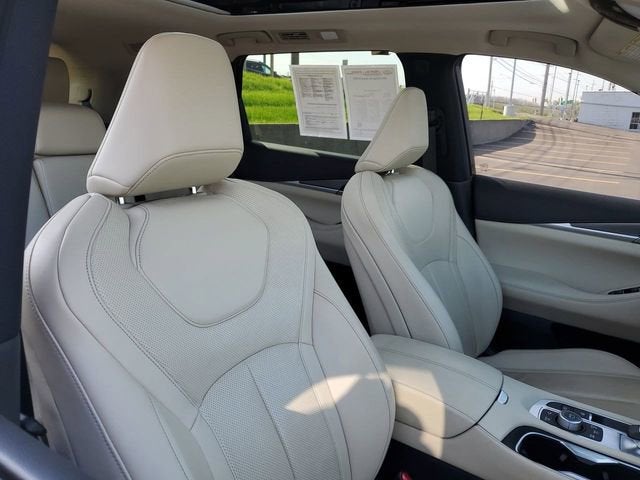 2022 INFINITI QX60 LUXE