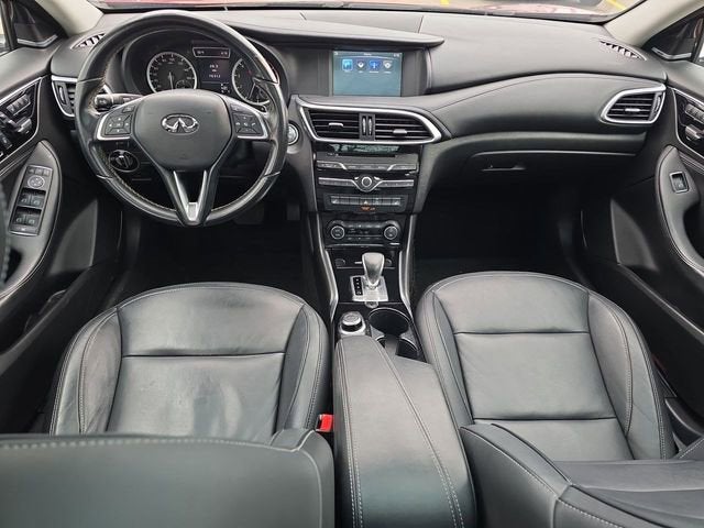 2017 INFINITI QX30 Premium
